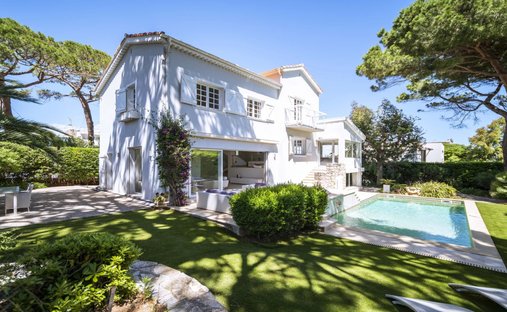 Villa in Antibes, Provence-Alpes-Côte d'Azur, France 1