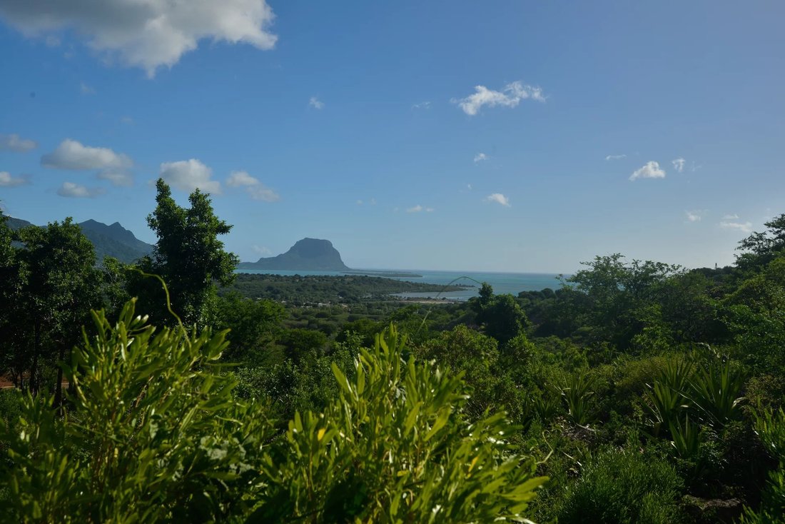 Land in Case Noyale, Rivière Noire District, Mauritius 2 - 13853080