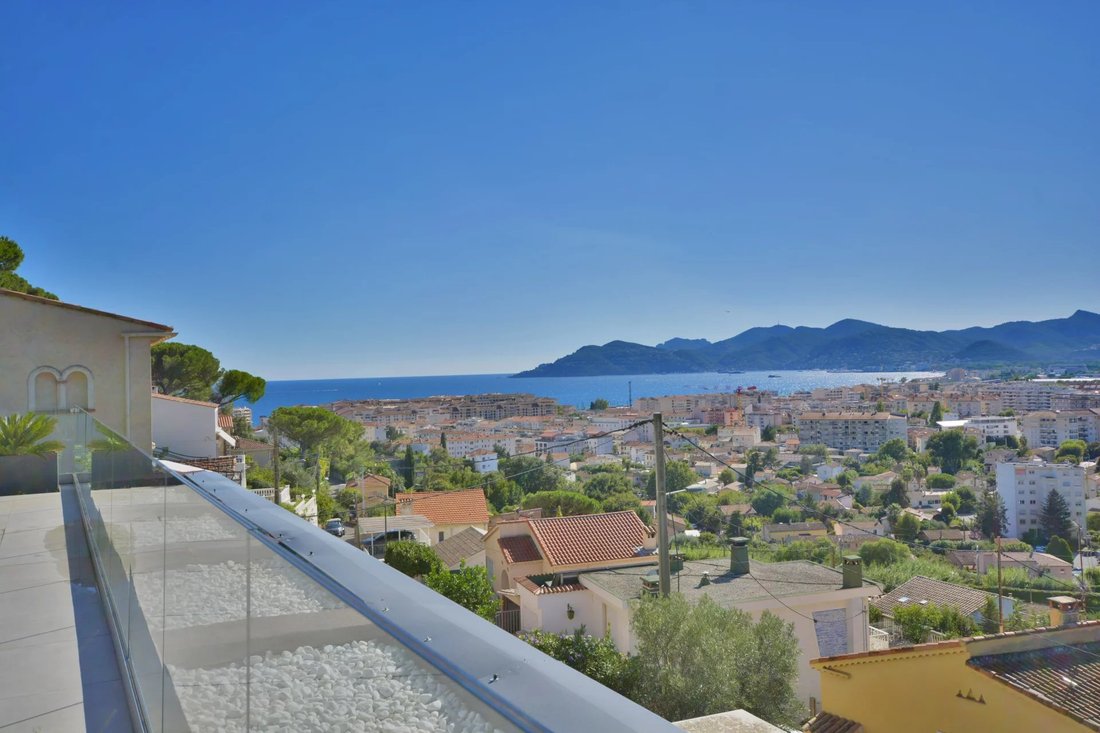 Villa in Font de Veyre, Cannes, France 1 - 14628874