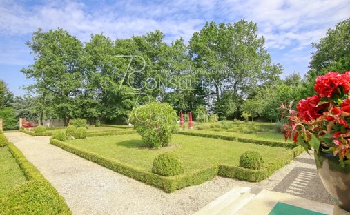 Castle for Sale in Moissac, Occitanie, France