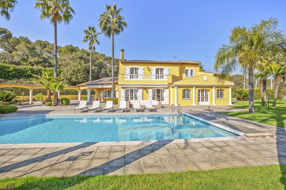 Villa in Mougins, Provence-Alpes-Côte d'Azur, France 3 - 12148153