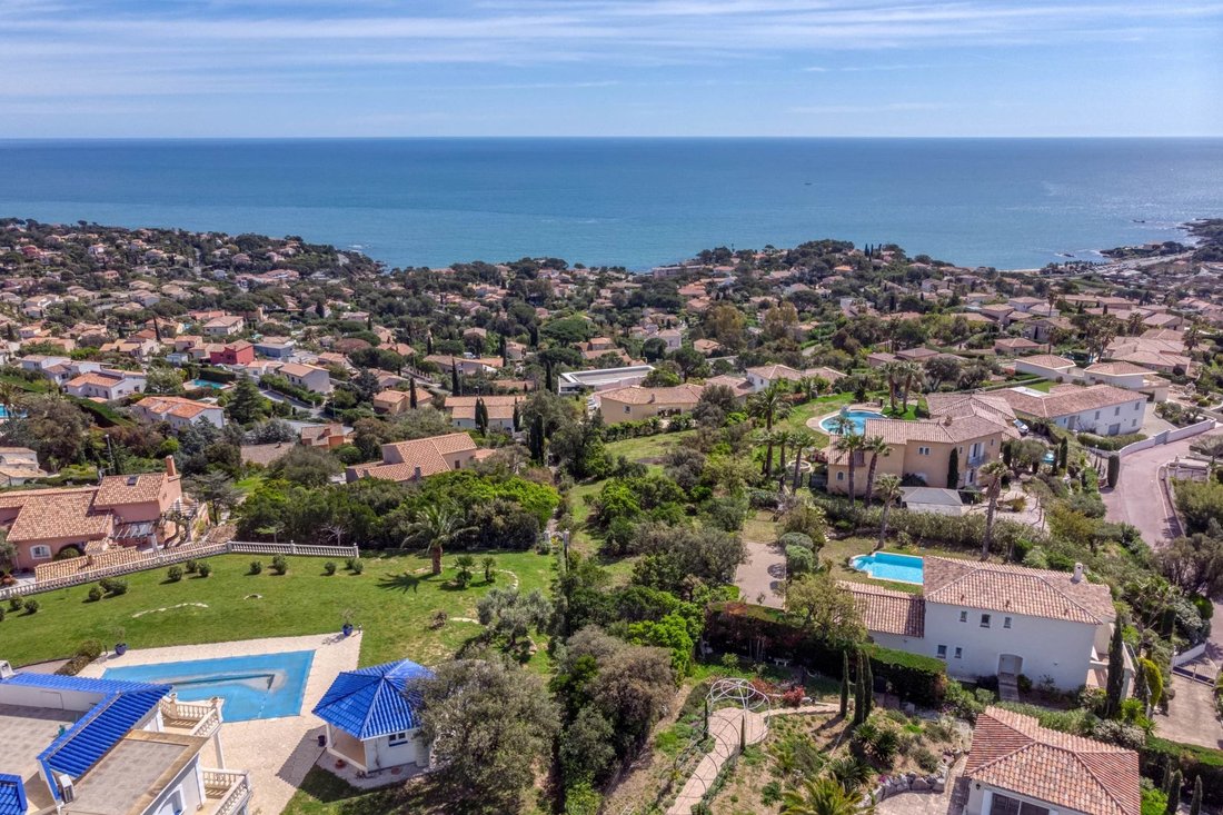 Land in Ecarts, Roquebrune-sur-Argens, France 5 - 14094378