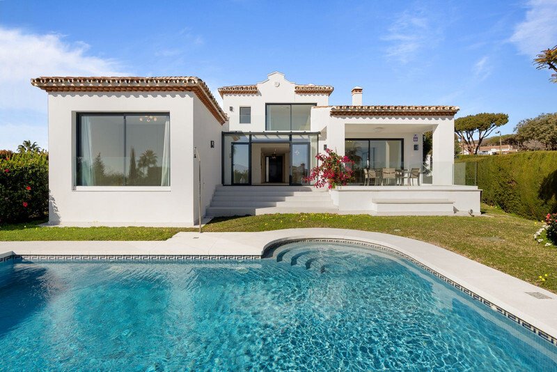 Villa in Elviria-Cabopino, Marbella, Spain 1 - 15189812