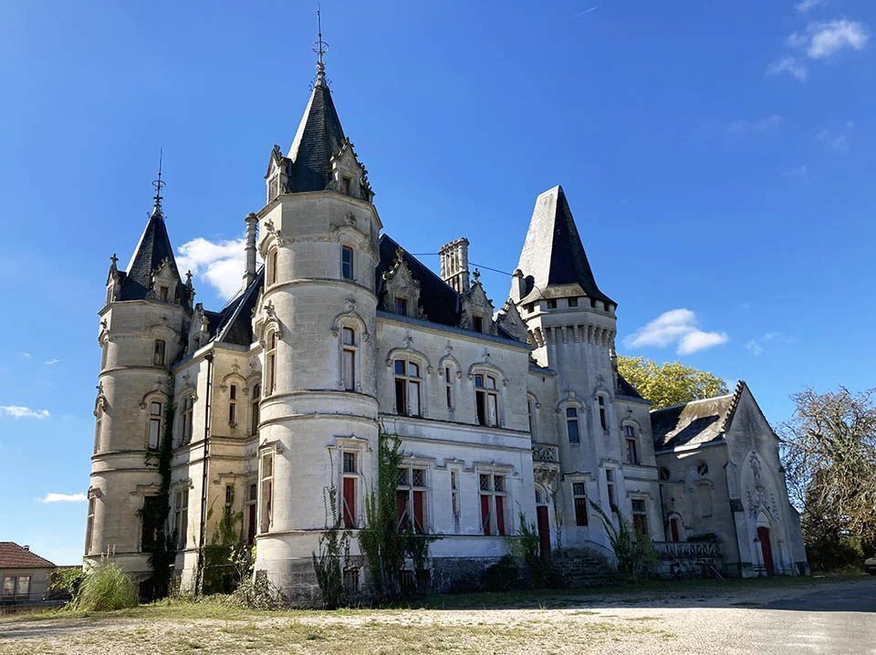 Castle in Saint Hilaire, Barbezieux-Saint-Hilaire, France 1 - 13228215