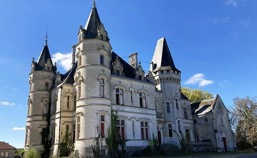 Castello a Barbezieux-Saint-Hilaire, Nuova Aquitania, Francia 1