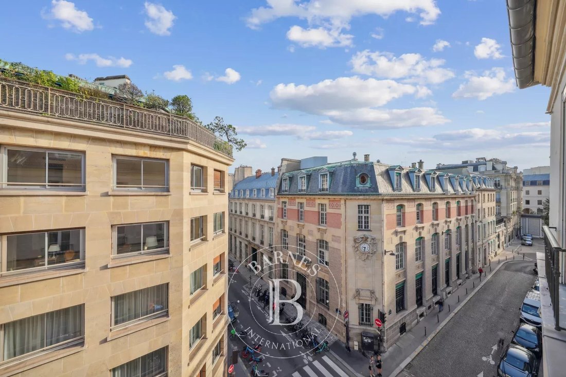 Apartment in Saint Thomas d'Aquin, Paris 7e Arrondissement, Paris 2 - 12337213