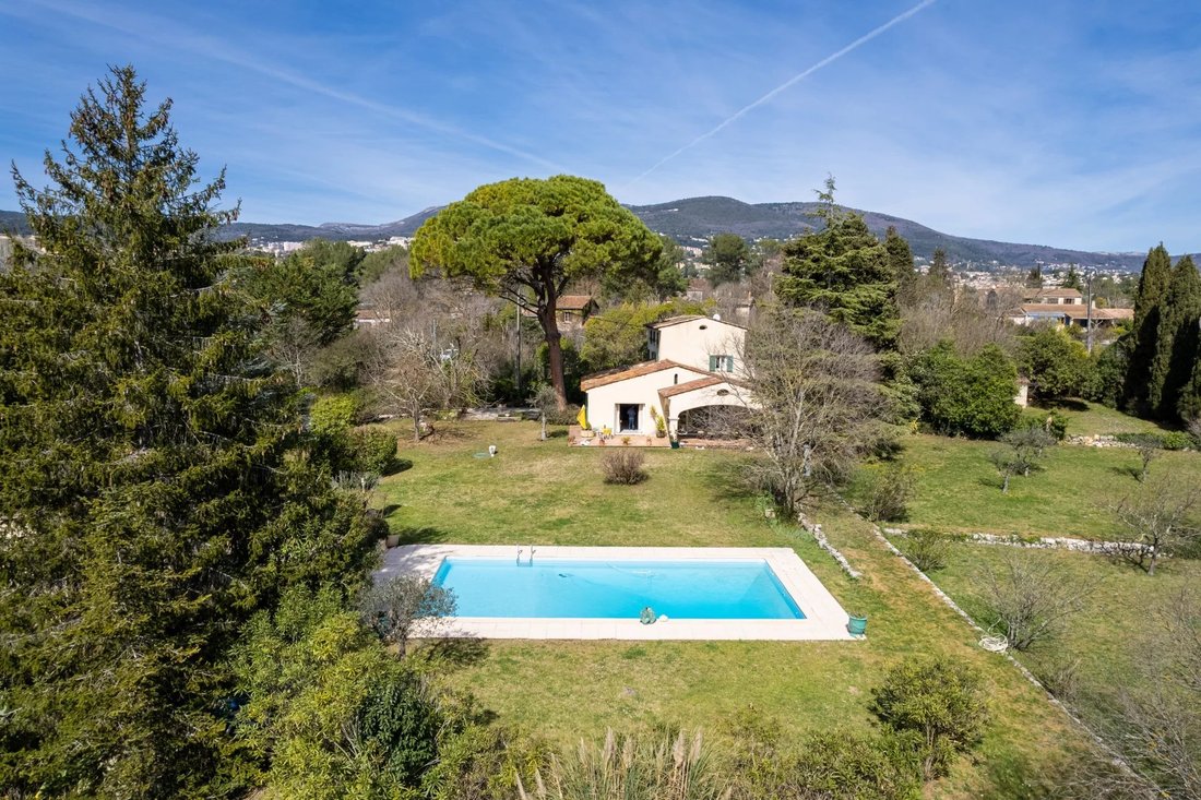 House in Grasse, Provence-Alpes-Côte d'Azur, France 3 - 12723358