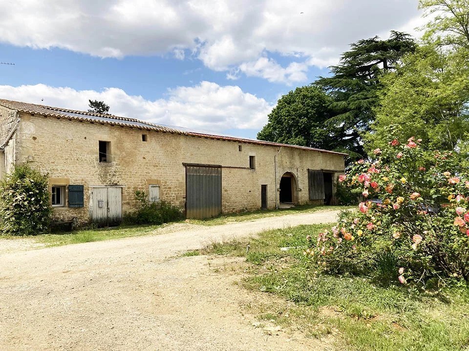 Country House in Mortagne-sur-Gironde, Nouvelle-Aquitaine, France 3 - 12958341