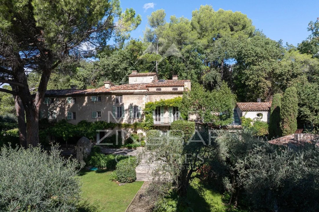 Villa in Grasse, Provence-Alpes-Côte d'Azur, France 1 - 14777923