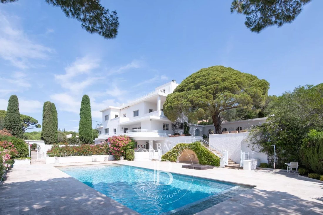 Estate in Ville-Les Saquedes-Le Bouillonnet, Sainte-Maxime, France 2 - 14693217