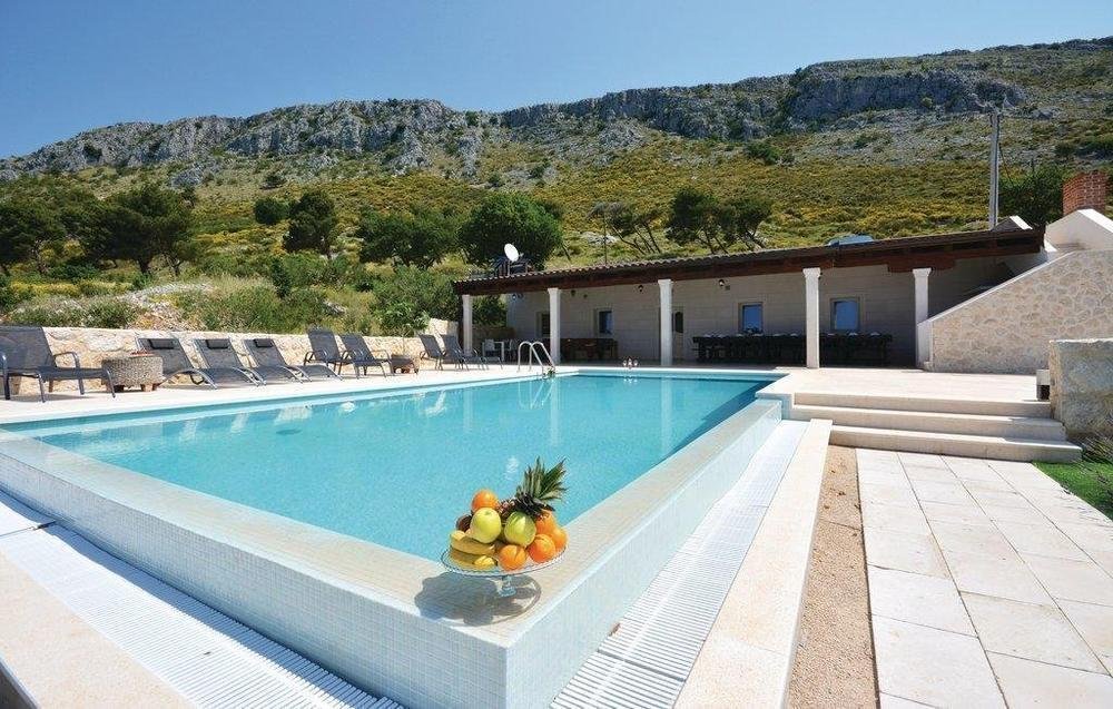 Villa in Grljevac, Split-Dalmatia County, Croatia 4 - 10887082