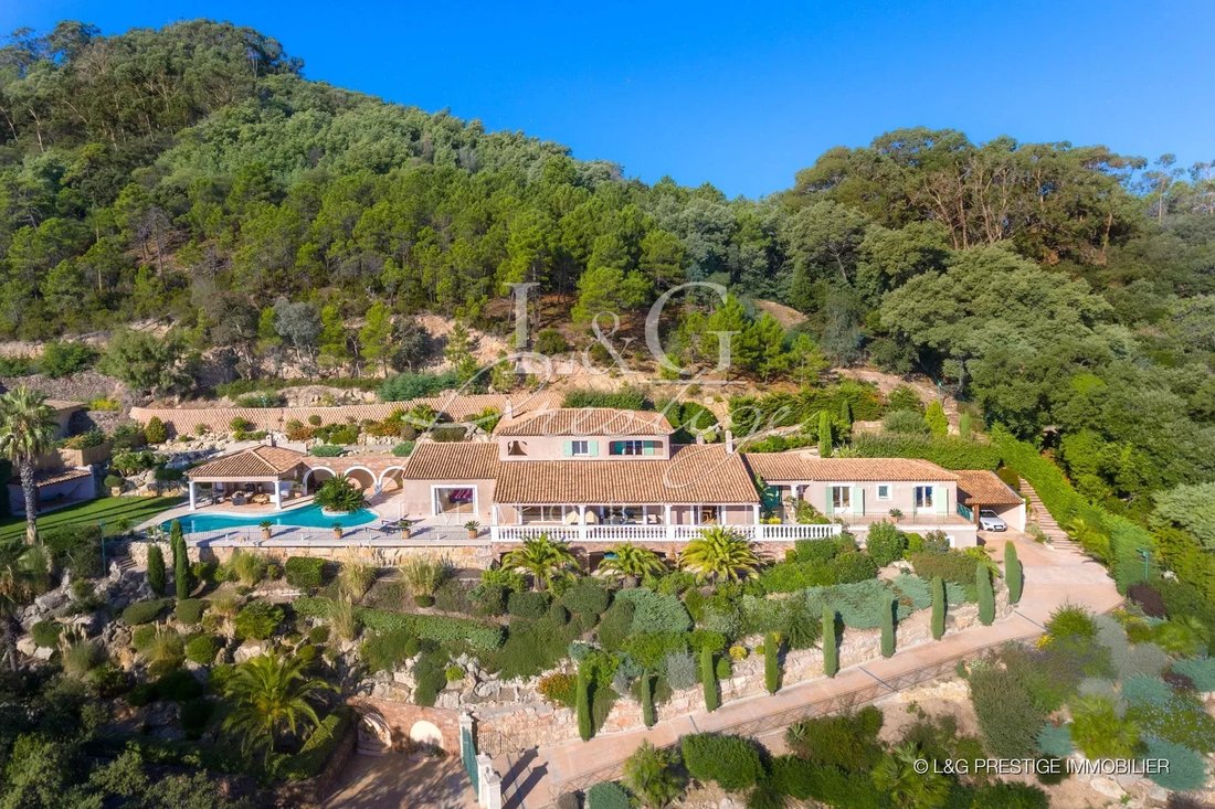 Villa in Théoule-sur-Mer, Provence-Alpes-Côte d'Azur, France 4 - 10888220