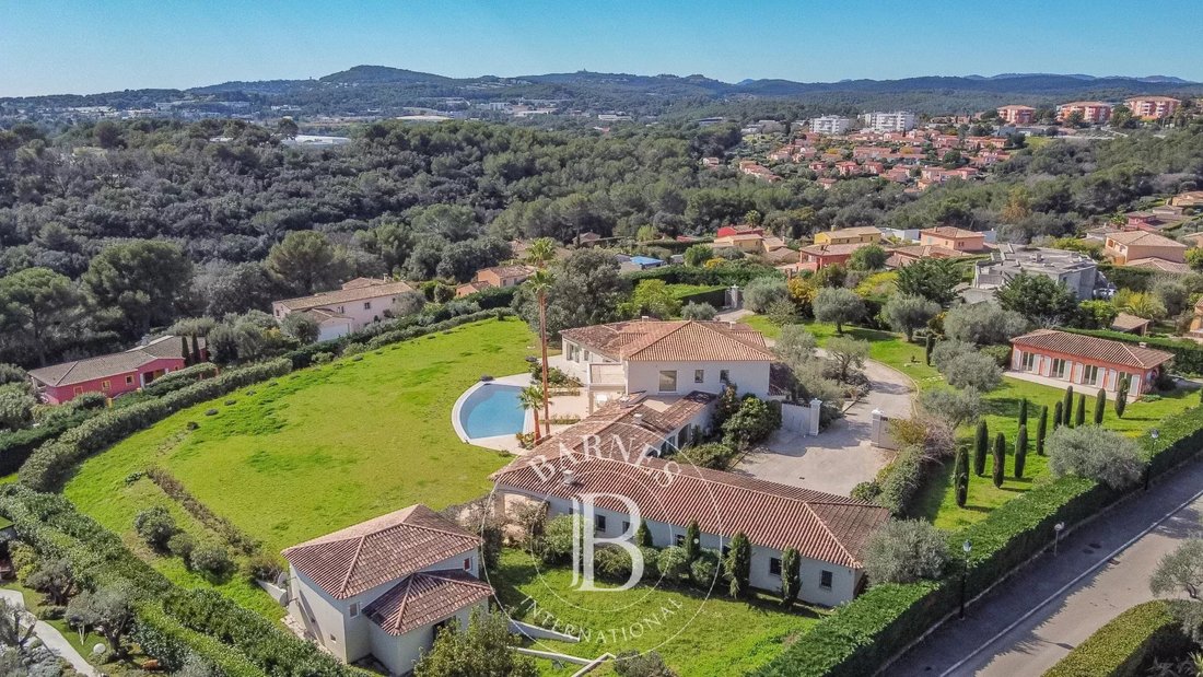 Villa in Bois Fleuri-Chevre d'Or-Saint Philippe, Biot, France 3 - 14289660