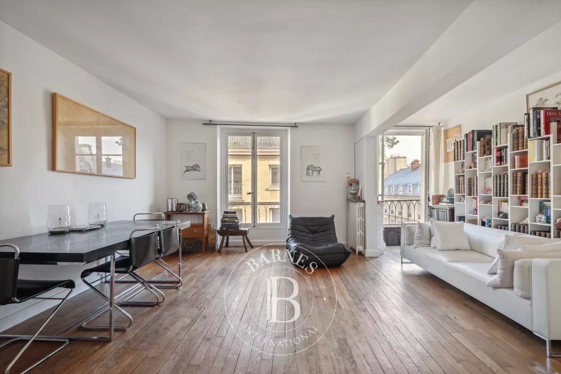 Apartment in Saint Thomas d'Aquin, Paris 7e Arrondissement, Paris 3 - 12337213