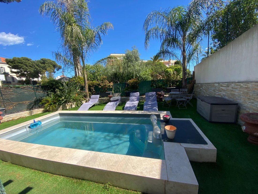House in Cannes, Provence-Alpes-Côte d'Azur, France 1 - 14106844