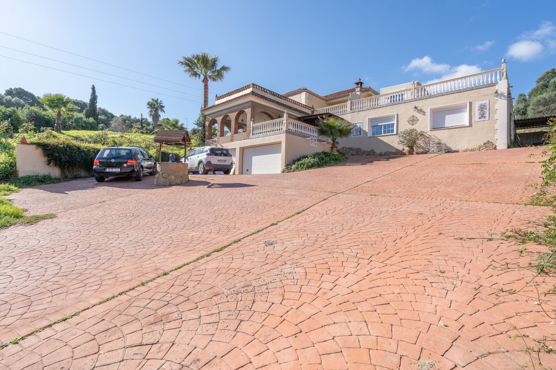 Villa in Estepona, Andalusia, Spain 5 - 15196390