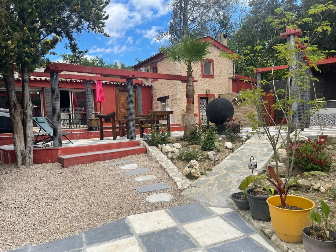 Estate in Les Aspres-Plan Sarrain, Mouans-Sartoux, France 4 - 12159394