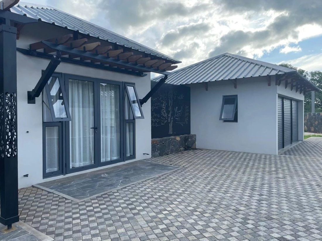 Villa in Black River, Rivière Noire District, Mauritius 5 - 14722280