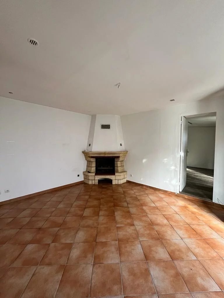 House in Centre Ville Est, Ivry-sur-Seine, France 5 - 13794526