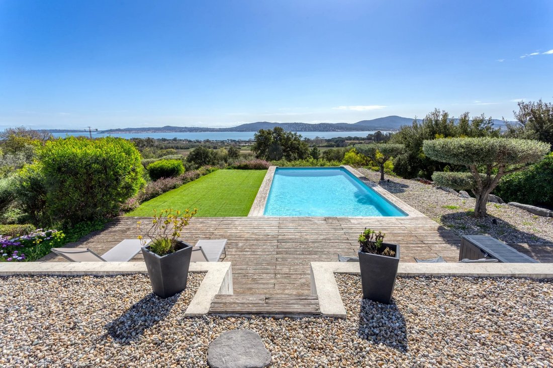 Villa in Grimaud, Provence-Alpes-Côte d'Azur, France 2 - 13990147