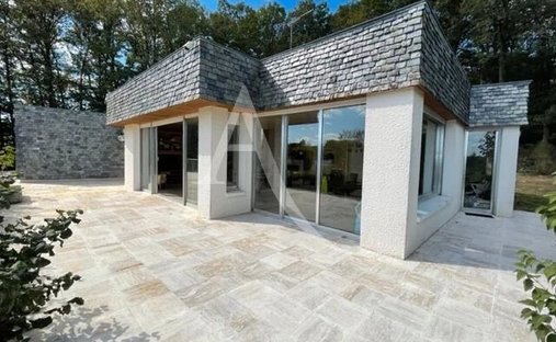 House in Saint Pierre le Potier-Bois l'Huisserie, Laval, Pays de la Loire 1
