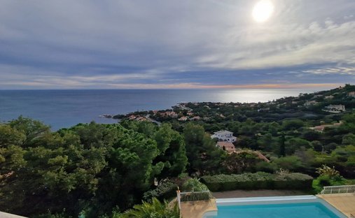 Villa in Les Issambres, Roquebrune-sur-Argens, France 1