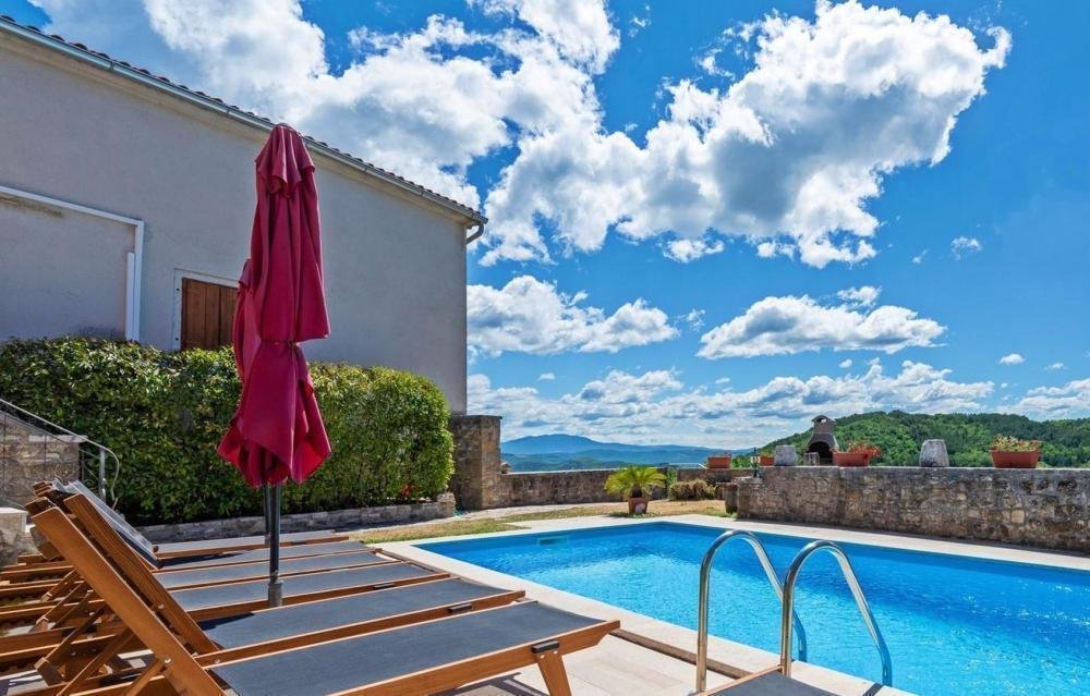 Villa in Oprtalj, Istria County, Croatia 2 - 13323137