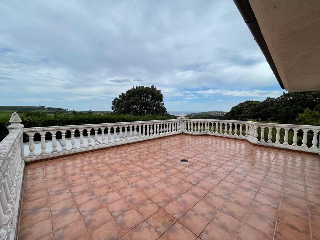 Villa in Bareyo, Cantabria, Spain 3 - 15191685
