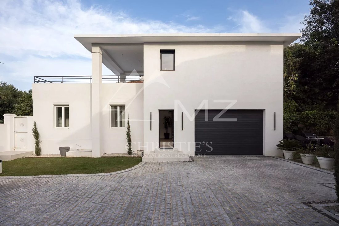 House in Camp Long, Cannes, France 2 - 14900509