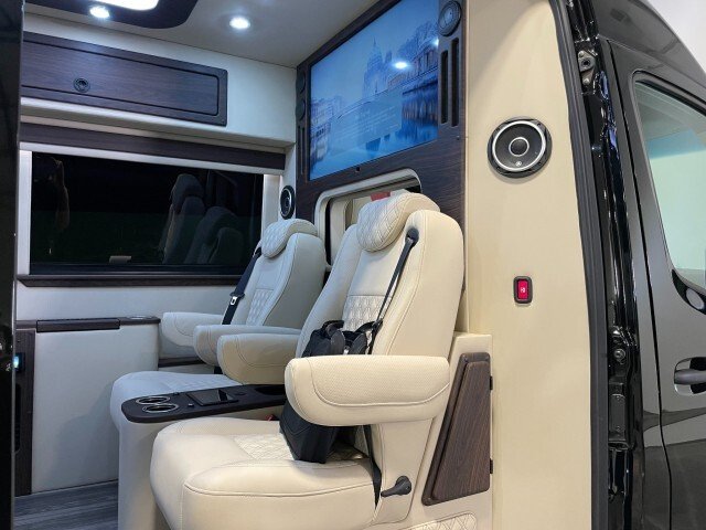 OGV Luxury Coach V-DRIVE in Scottsdale 5 - 15016156