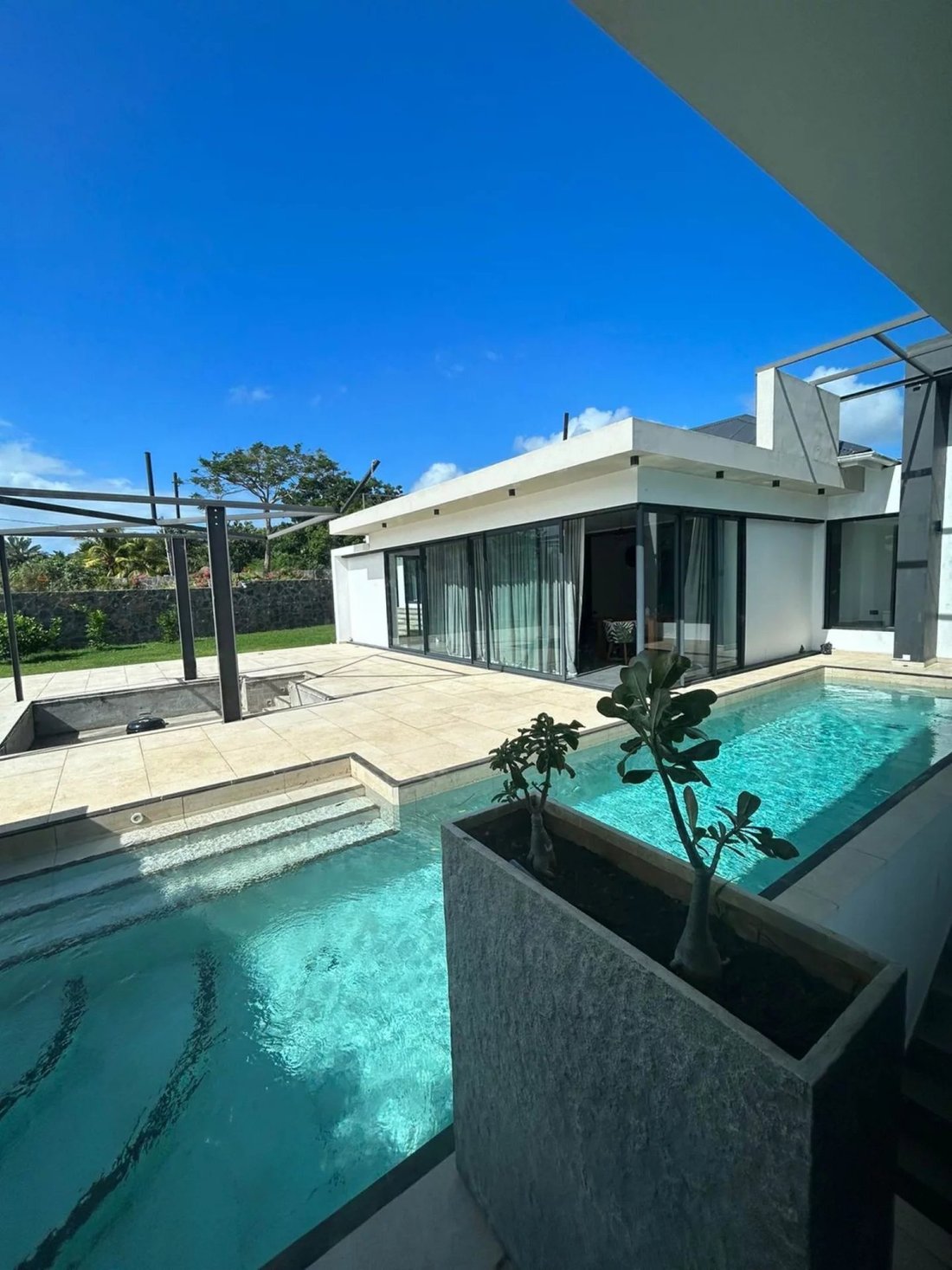 Villa in Grand Gaube, Rivière du Rempart District, Mauritius 4 - 14242970