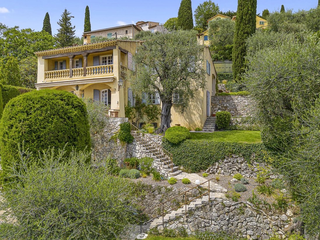 Luxurious villa in Grasse, France, showcasing the beauty of Grasse France real estate