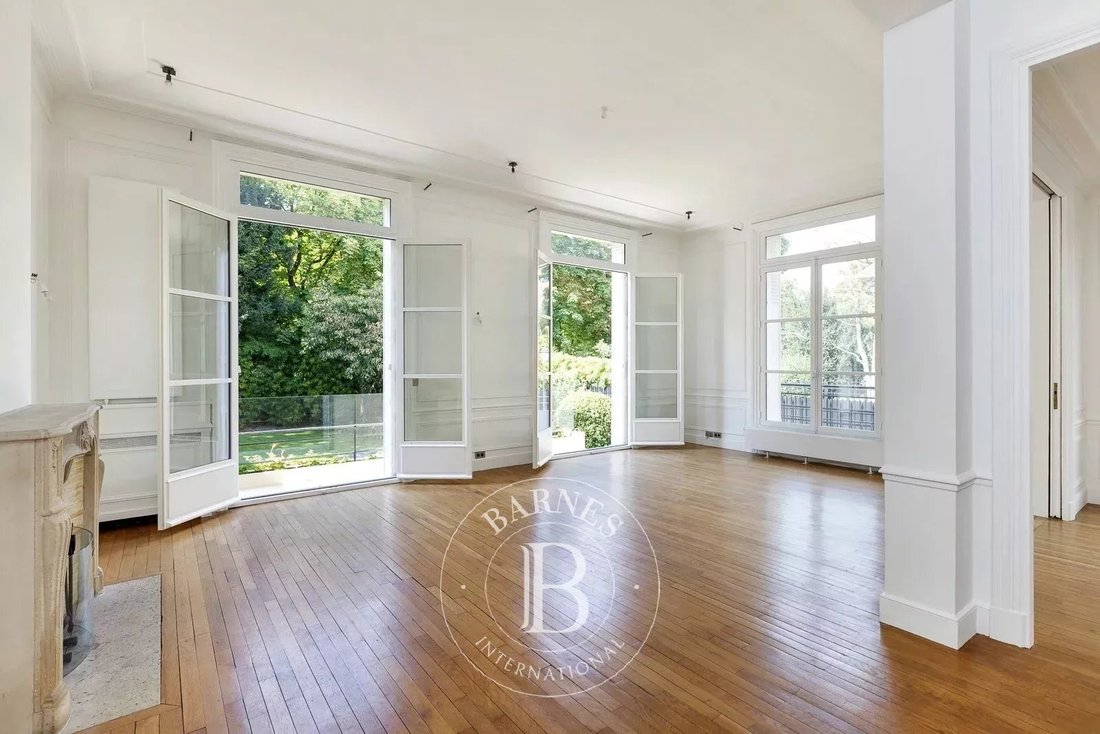 Estate in La Plaine des Sablons, Neuilly-sur-Seine, France 2 - 14672791
