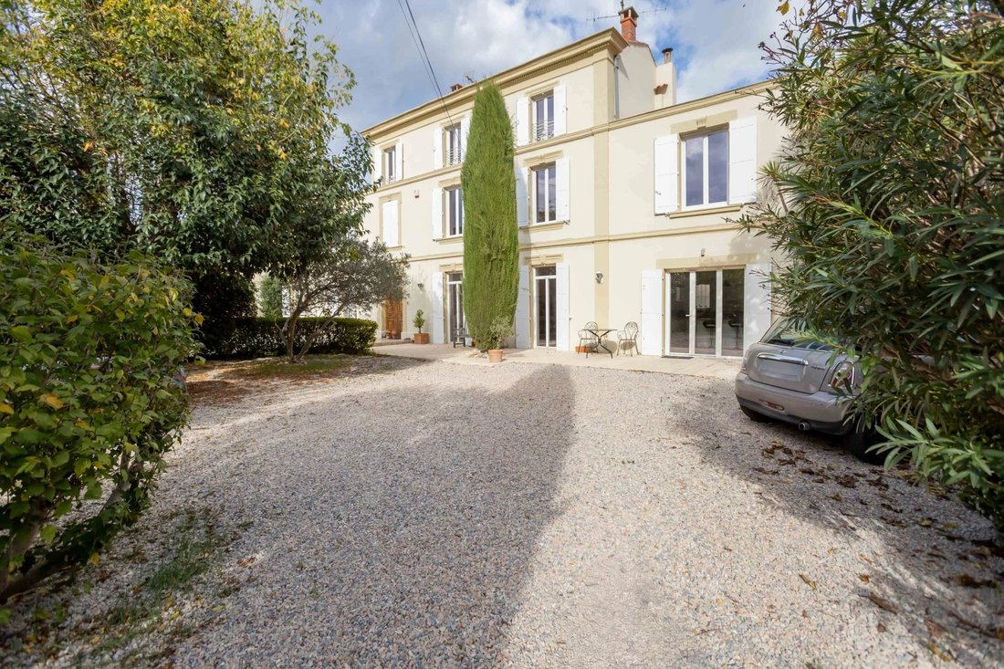 Estate in Cabannes, Provence-Alpes-Côte d'Azur, France 1 - 14889419