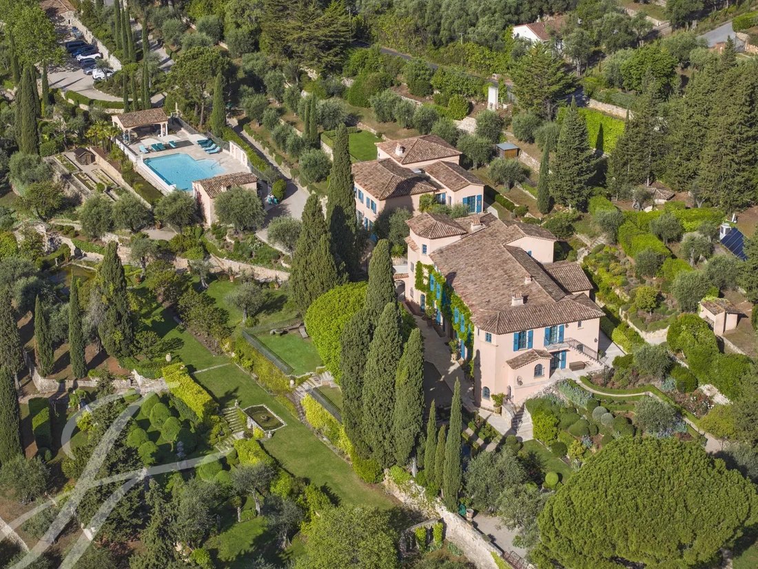 House in Grasse, Provence-Alpes-Côte d'Azur, France 1 - 13473952