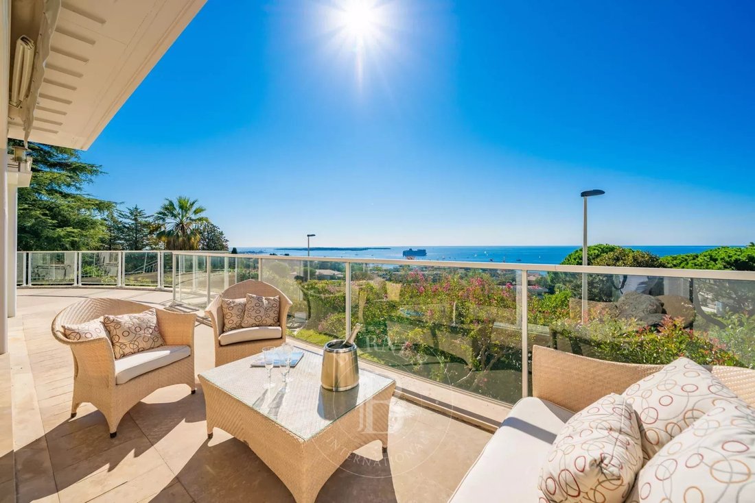 Villa in Cannes, Provence-Alpes-Côte d'Azur, France 4 - 14429123