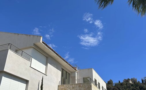 Villa in Saint Joseph, Cannes, France 1
