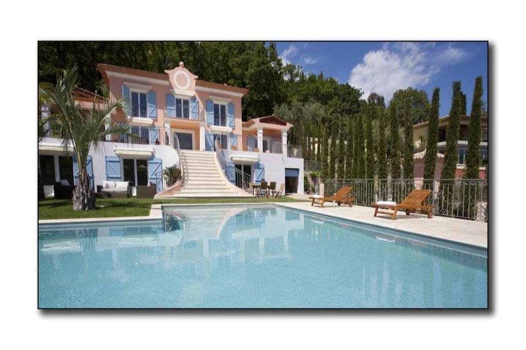 Villa in Grasse, Provence-Alpes-Côte d'Azur, France 1 - 11647663