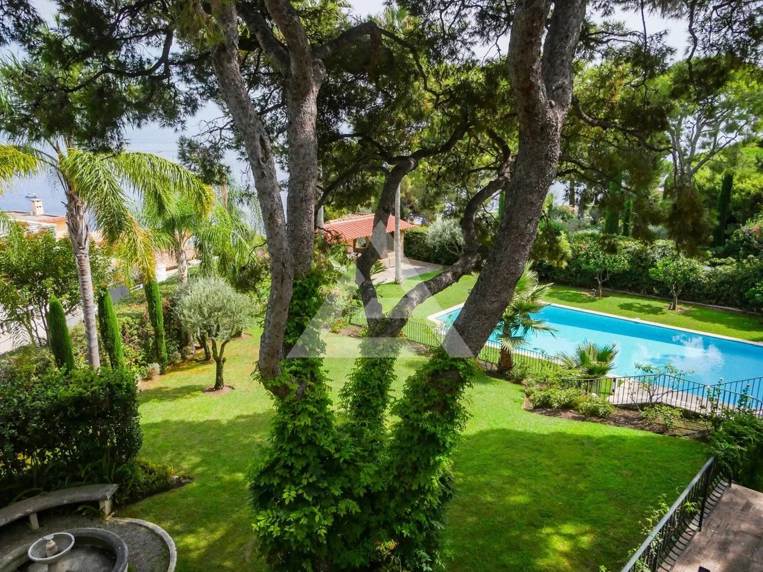 Villa in Saint-Jean-Cap-Ferrat, Provence-Alpes-Côte d'Azur, France 3 - 15189337
