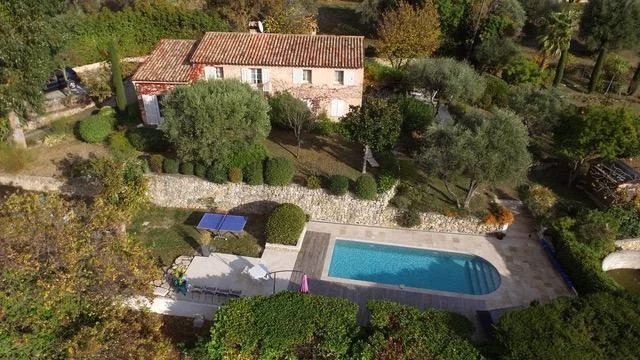 Villa in Grasse, Provence-Alpes-Côte d'Azur, France 1 - 14419528