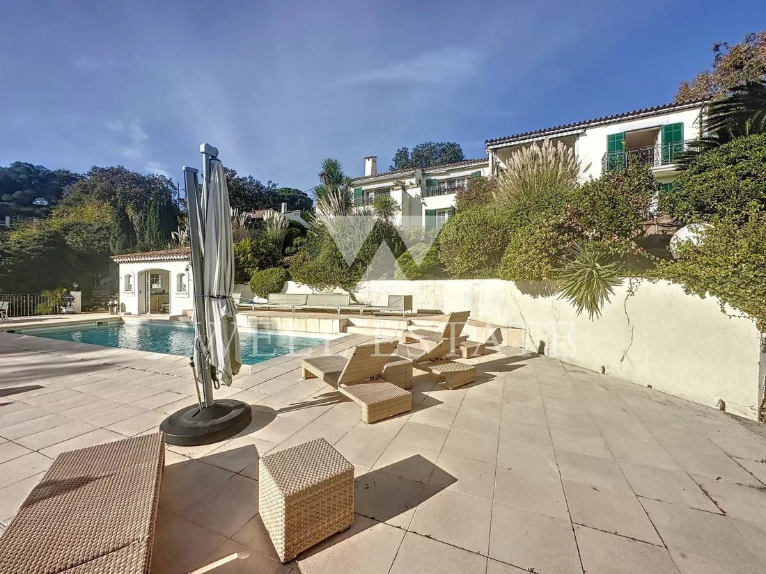 Villa in Cannes, Provence-Alpes-Côte d'Azur, France 2 - 12427932