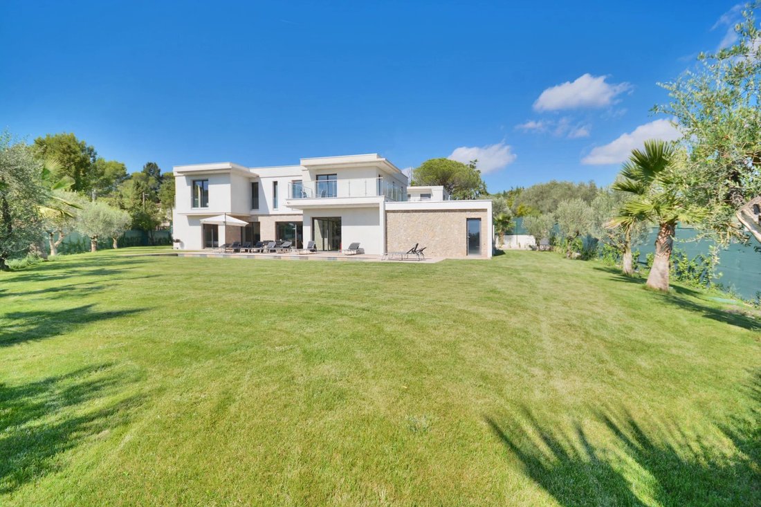 Villa in Mougins, Provence-Alpes-Côte d'Azur, France 5 - 12112376