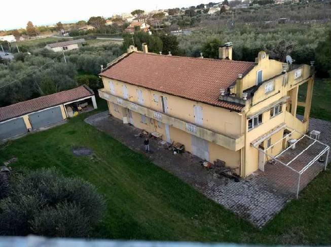 Villa in Mosciano Sant'Angelo, Abruzzo, Italy 4 - 15198430