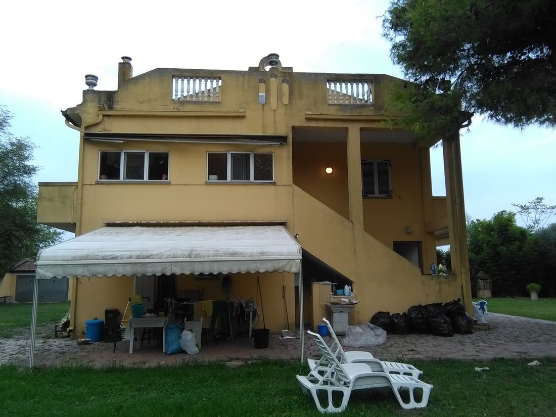 Villa in Mosciano Sant'Angelo, Abruzzo, Italy 3 - 15198430