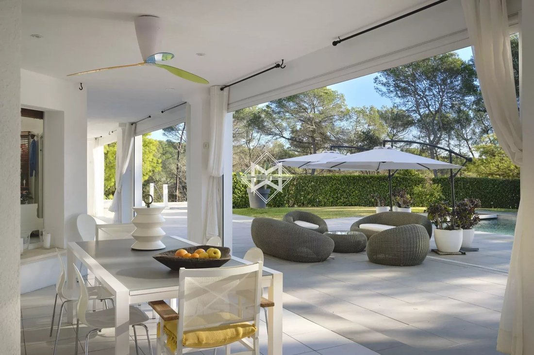 Villa in Mougins, Provence-Alpes-Côte d'Azur, France 3 - 13815212