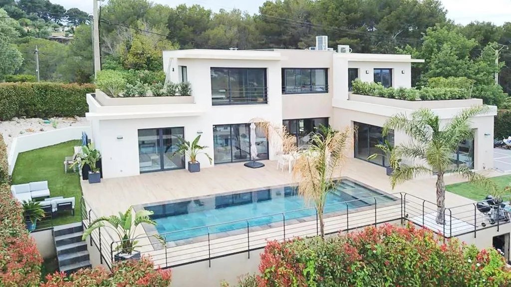 Villa in Cannes, Provence-Alpes-Côte d'Azur, France 2 - 12926226