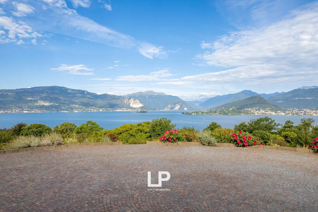 Villa in Laveno-Mombello, Lombardy, Italy 4 - 12154142