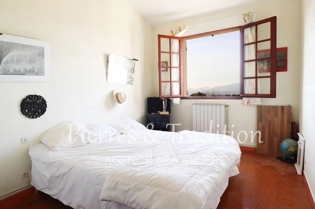 House in Roussillon, Provence-Alpes-Côte d'Azur, France 4 - 13995807