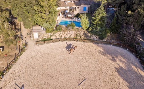 Villa in Sud, Roquefort-les-Pins, France 1