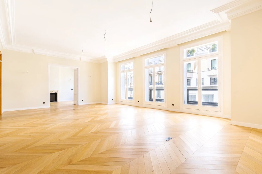 Apartment in Gros Caillou, Paris 7e Arrondissement, Paris 1 - 13857928
